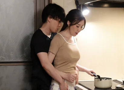 Người phụ nữ trong nhà hòa hợp cùng con chồng