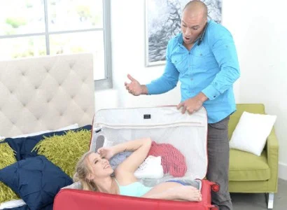 Món quà đặc biệt bên trong vali